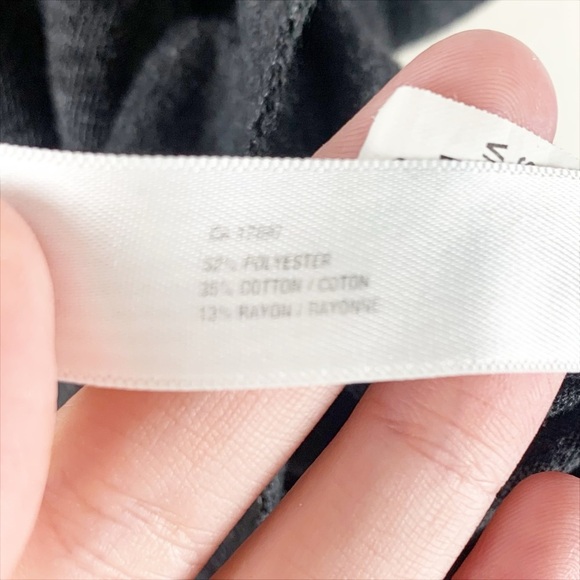 🩶 GAP Charcoal Long Sleeve Scoop Neck Tee (XS) – Everyday Essential 🩶 - Picture 6 of 8